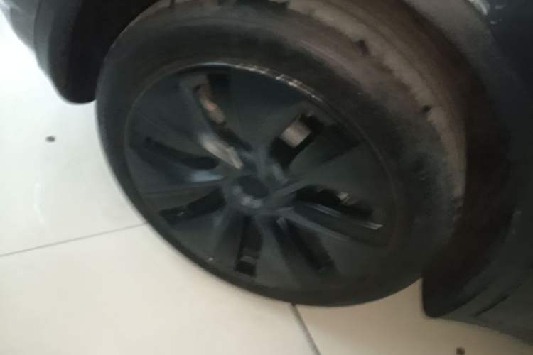 Used Tesla Model Y 2024 Rear-Wheel-Drive Version Right Rear Wheel Hub
