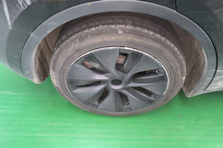 Used Tesla Model Y 2024 Rear-Wheel-Drive Version Right Rear Wheel Hub