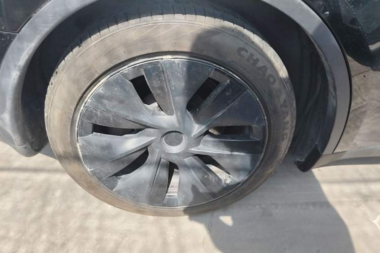 Used Tesla Model Y 2024 Rear-Wheel-Drive Version Right Rear Wheel Hub
