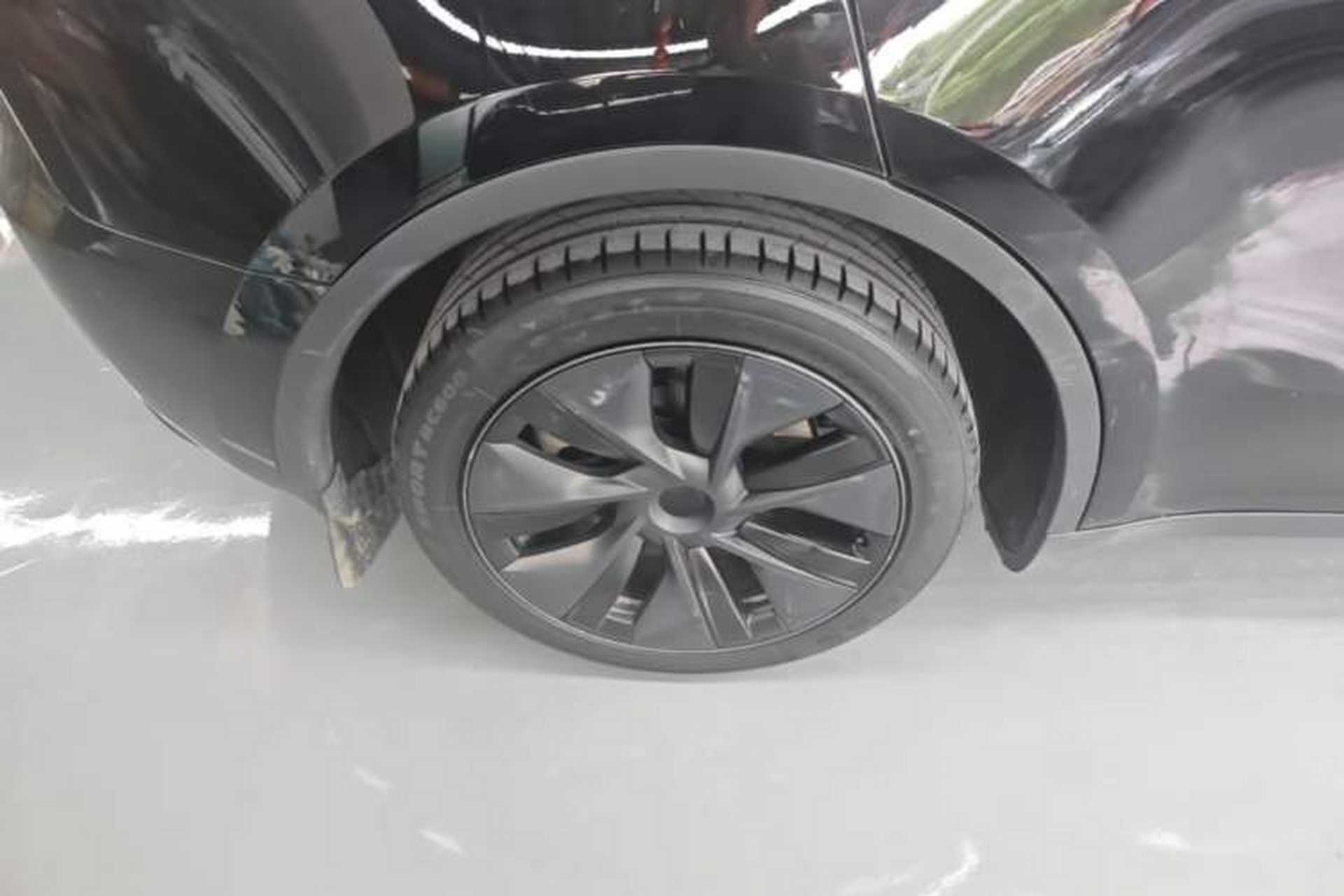 Used Tesla Model Y 2024 Rear-Wheel-Drive Version Right Rear Wheel Hub