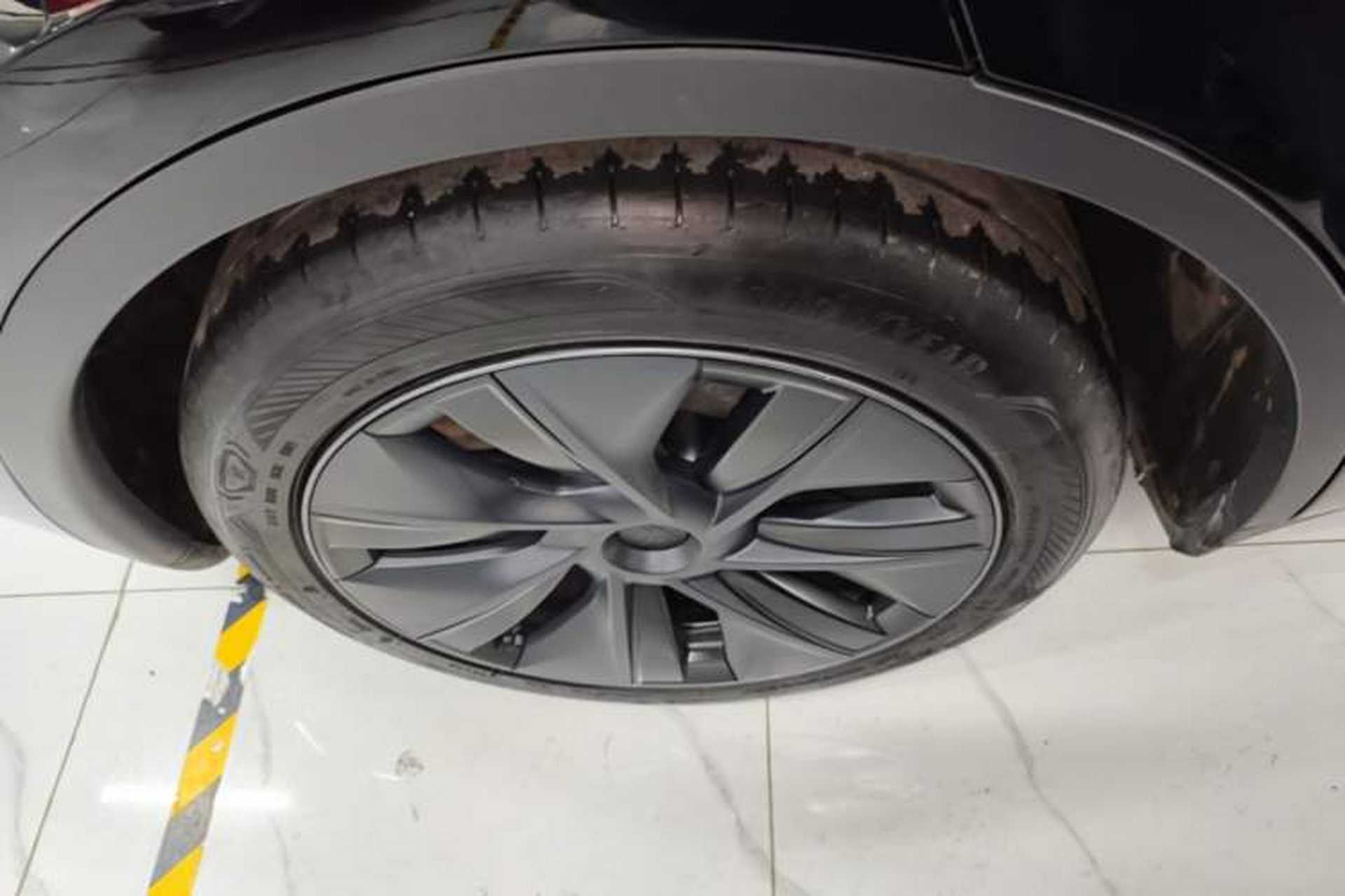 Used Tesla Model Y 2024 Rear-Wheel-Drive Version Right Rear Wheel Hub