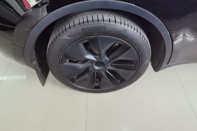 Used Tesla Model Y 2024 Rear-Wheel-Drive Version Right Rear Wheel Hub