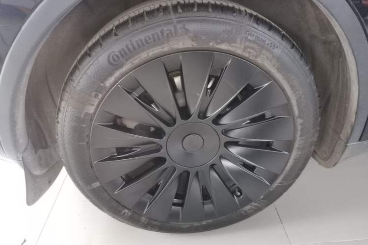 Used Tesla Model Y 2024 Rear-Wheel-Drive Version Right Rear Wheel Hub