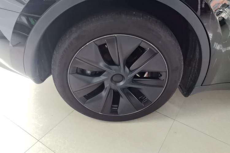 Used Tesla Model Y 2024 Rear-Wheel-Drive Version Right Rear Wheel Hub
