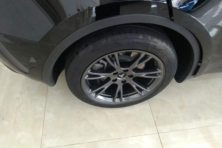Used Tesla Model Y 2024 Rear-Wheel-Drive Version Right Rear Wheel Hub
