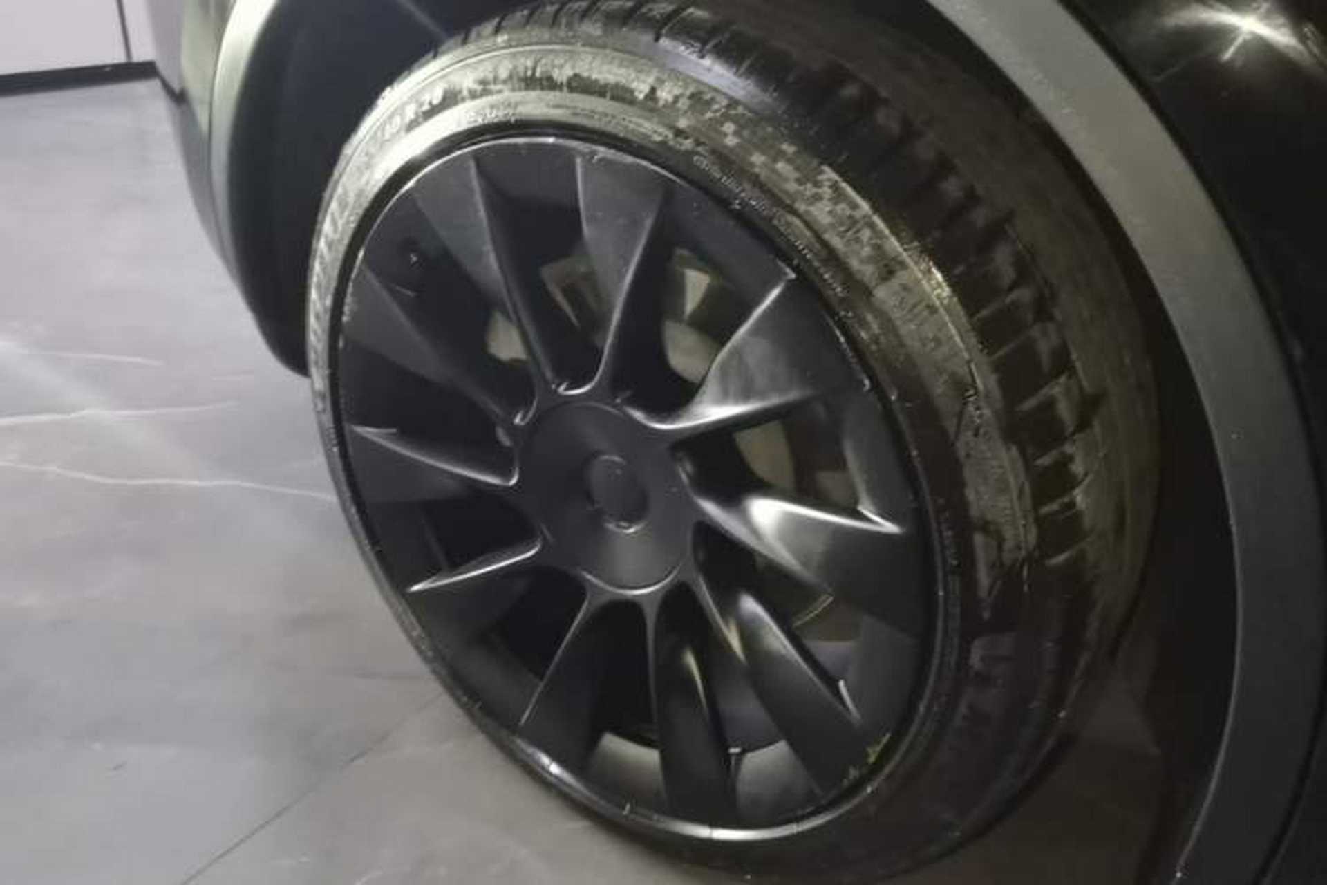 Used Tesla Model Y 2024 Rear-Wheel-Drive Version Right Rear Wheel Hub