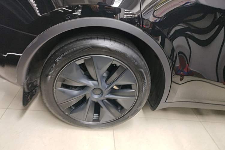 Used Tesla Model Y 2024 Rear-Wheel-Drive Version Right Rear Wheel Hub