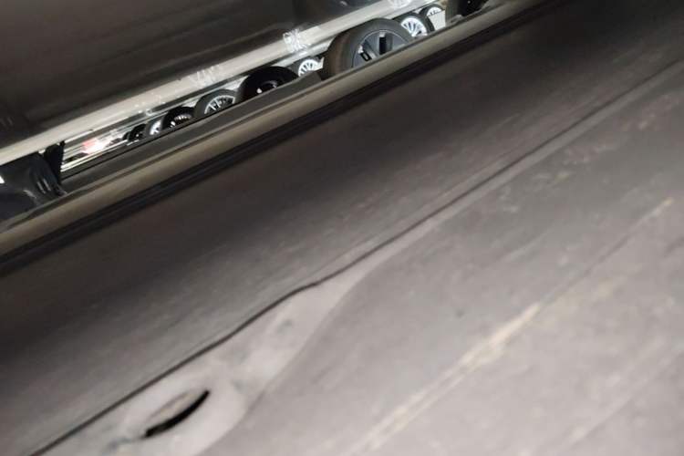 Used Tesla Model Y 2024 Rear-Wheel-Drive Version Right Side Sill