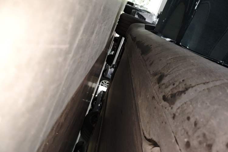 Used Tesla Model Y 2024 Rear-Wheel-Drive Version Right Side Sill