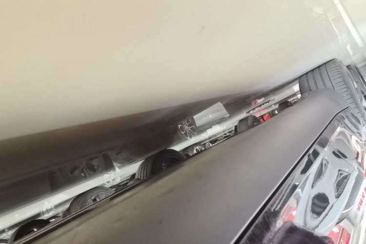 Used Tesla Model Y 2024 Rear-Wheel-Drive Version Right Side Sill