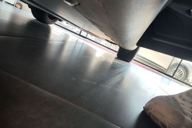 Used Tesla Model Y 2024 Rear-Wheel-Drive Version Right Side Sill