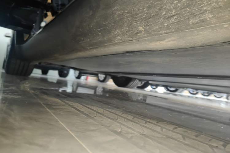 Used Tesla Model Y 2024 Rear-Wheel-Drive Version Right Side Sill