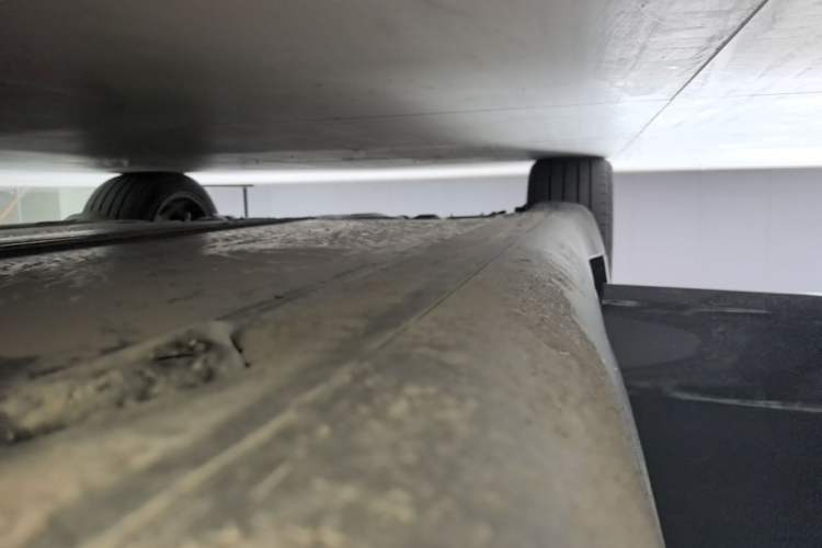 Used Tesla Model Y 2024 Rear-Wheel-Drive Version Right Side Sill