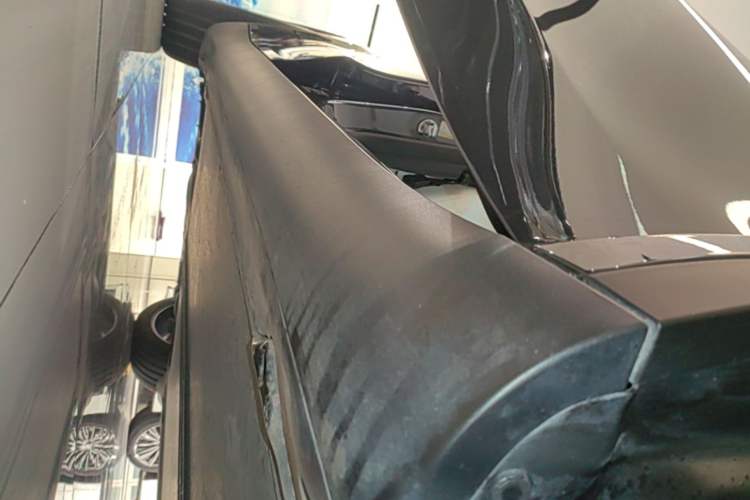 Used Tesla Model Y 2024 Rear-Wheel-Drive Version Right Side Sill