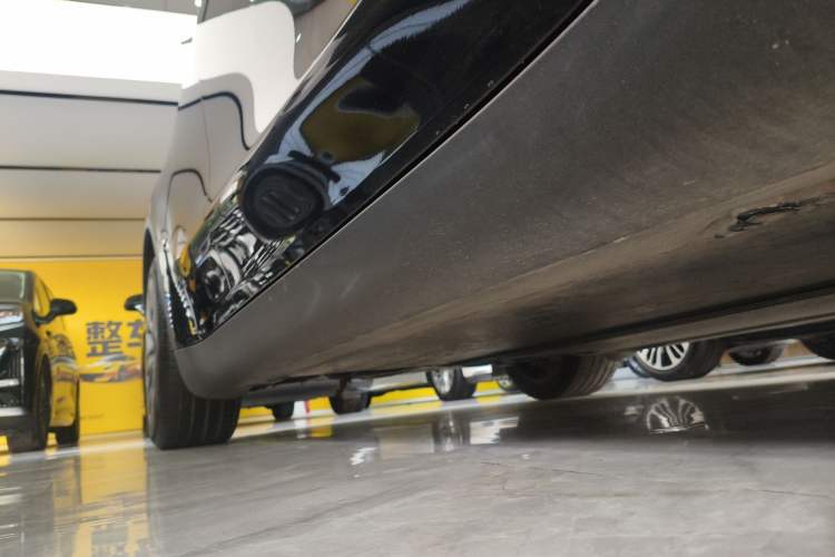 Used Tesla Model Y 2024 Rear-Wheel-Drive Version Right Side Sill