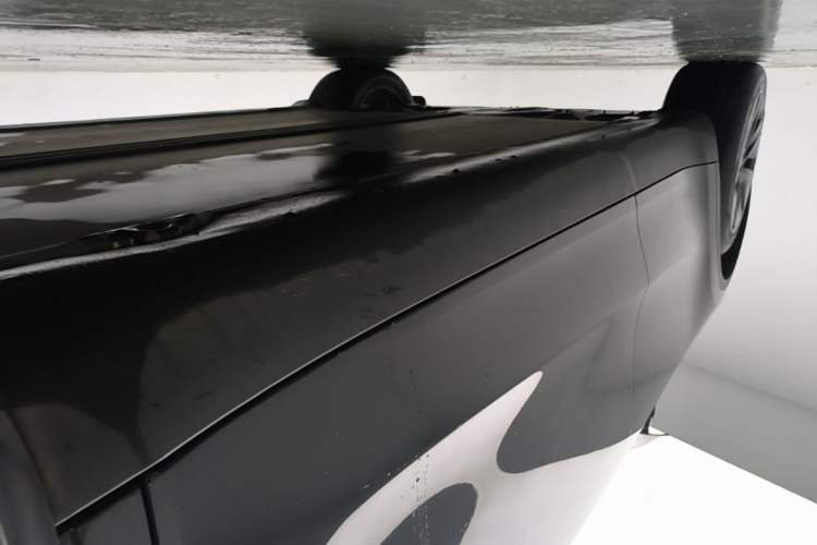 Used Tesla Model Y 2024 Rear-Wheel-Drive Version Right Side Sill
