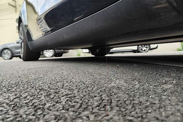 Used Tesla Model Y 2024 Long-Range All-Wheel-Drive Version Right Side Sill