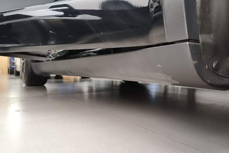 Used Tesla Model Y 2024 Rear-Wheel-Drive Version Right Side Sill