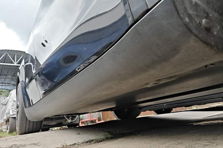 Used Tesla Model Y 2024 Rear-Wheel-Drive Version Right Side Sill