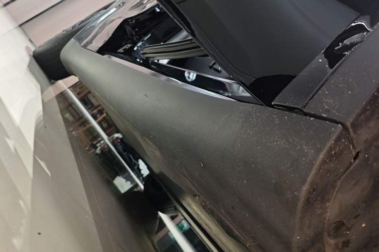 Used Tesla Model Y 2024 Rear-Wheel-Drive Version Right Side Sill