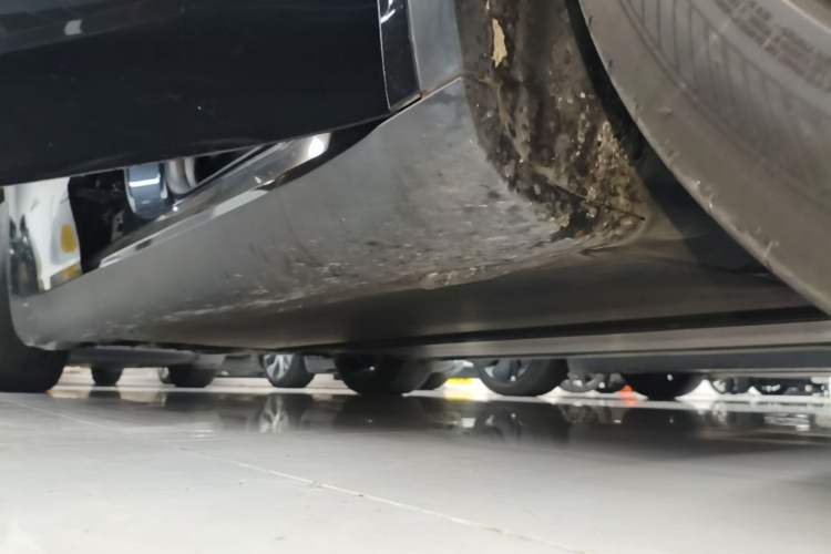 Used Tesla Model Y 2024 Rear-Wheel-Drive Version Right Side Sill