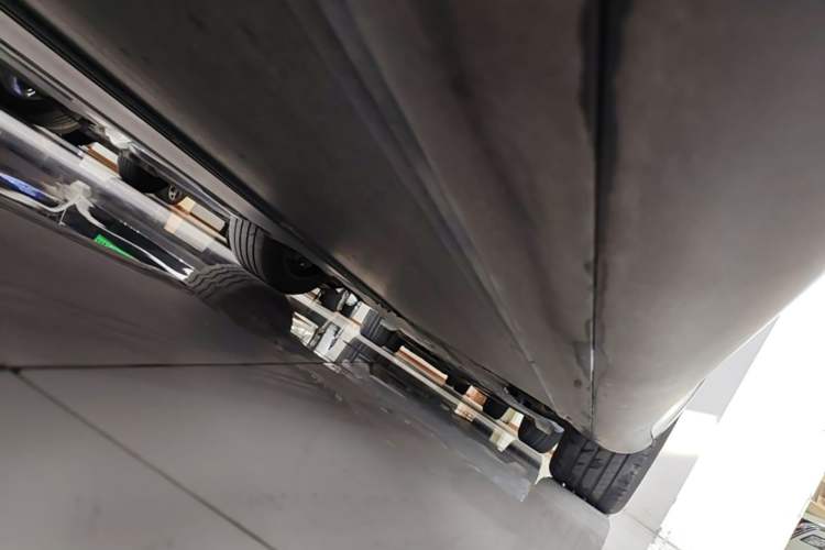 Used Tesla Model Y 2024 Rear-Wheel-Drive Version Right Side Sill