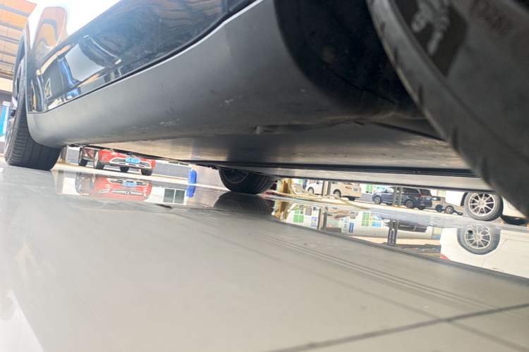 Used Tesla Model Y 2024 Rear-Wheel-Drive Version Right Side Sill