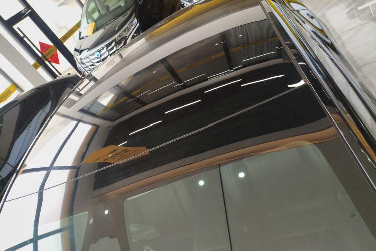 Used Tesla Model Y 2024 Rear-Wheel-Drive Version Roof