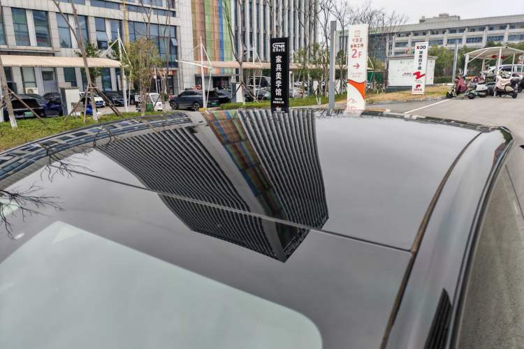 Used Tesla Model Y 2024 Rear-Wheel-Drive Version Roof