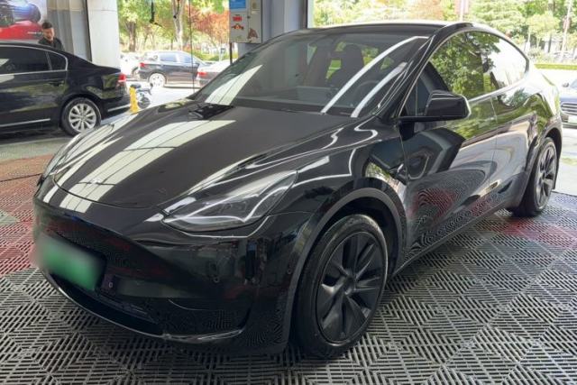 Used Tesla Model Y 2023 Rear-Wheel-Drive Version