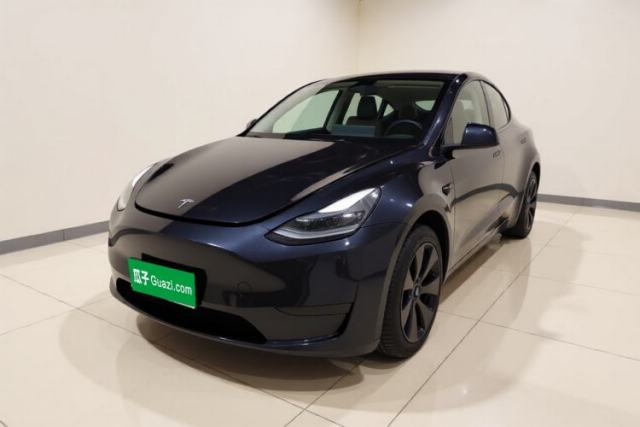 Tesla Model Y 2024 Rear-Wheel-Drive Version مستعملة