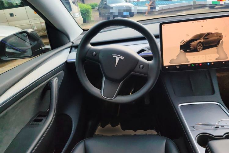 Used Tesla Model Y 2024 Long-Range All-Wheel-Drive Version Steering Wheel