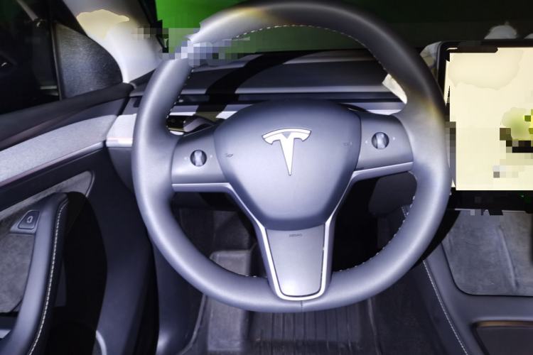 Used Tesla Model Y 2024 Long-Range All-Wheel-Drive Version Steering Wheel