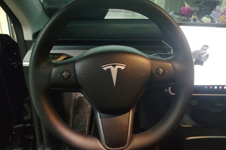 Used Tesla Model Y 2024 Rear-Wheel-Drive Version Steering Wheel