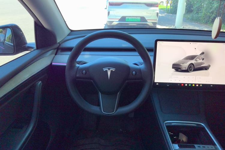 Used Tesla Model Y 2024 Long-Range All-Wheel-Drive Version Steering Wheel