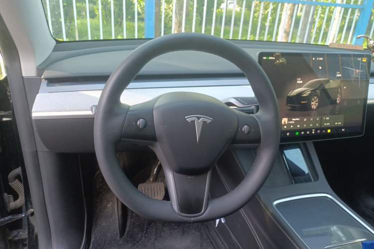 Used Tesla Model Y 2024 Rear-Wheel-Drive Version Steering Wheel