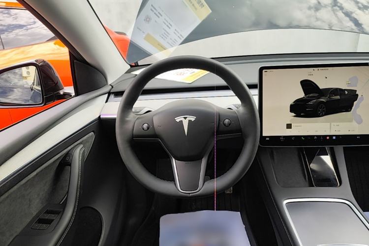 Used Tesla Model Y 2024 Long-Range All-Wheel-Drive Version Steering Wheel