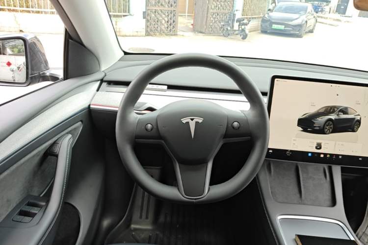 Used Tesla Model Y 2024 Rear-Wheel-Drive Version Steering Wheel