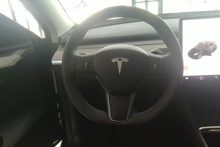 Used Tesla Model Y 2024 Rear-Wheel-Drive Version Steering Wheel