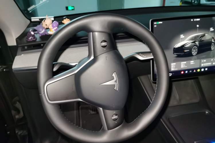 Used Tesla Model Y 2024 Rear-Wheel-Drive Version Steering Wheel