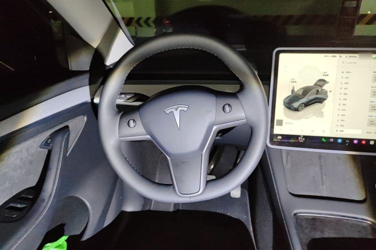 Used Tesla Model Y 2024 Rear-Wheel-Drive Version Steering Wheel