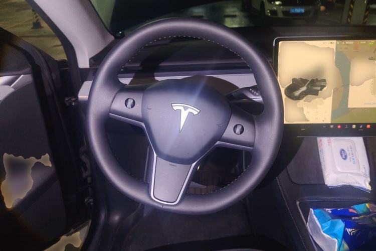 Used Tesla Model Y 2024 Long-Range All-Wheel-Drive Version Steering Wheel