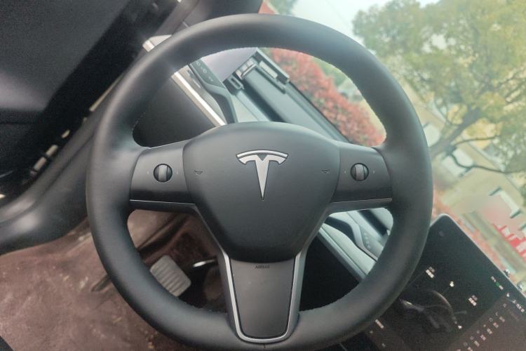 Used Tesla Model Y 2024 Rear-Wheel-Drive Version Steering Wheel