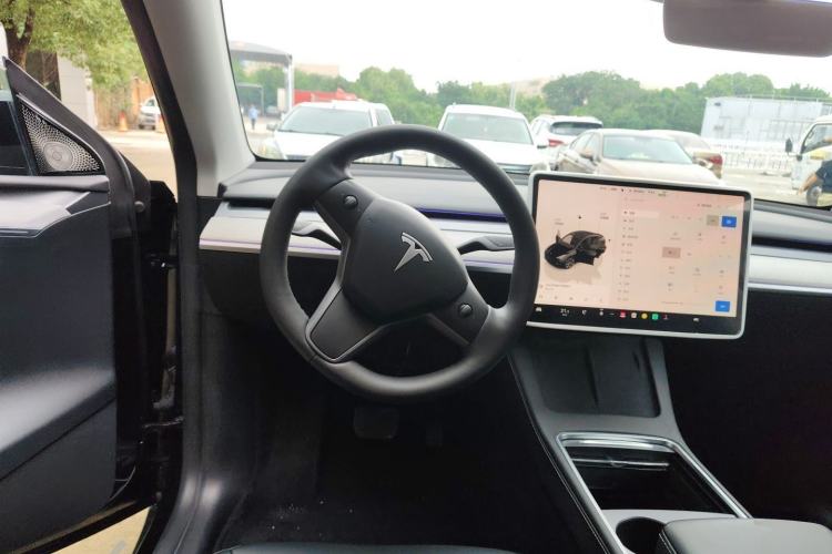 Used Tesla Model Y 2024 Rear-Wheel-Drive Version Steering Wheel