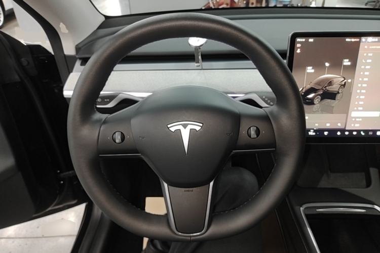 Used Tesla Model Y 2024 Rear-Wheel-Drive Version Steering Wheel
