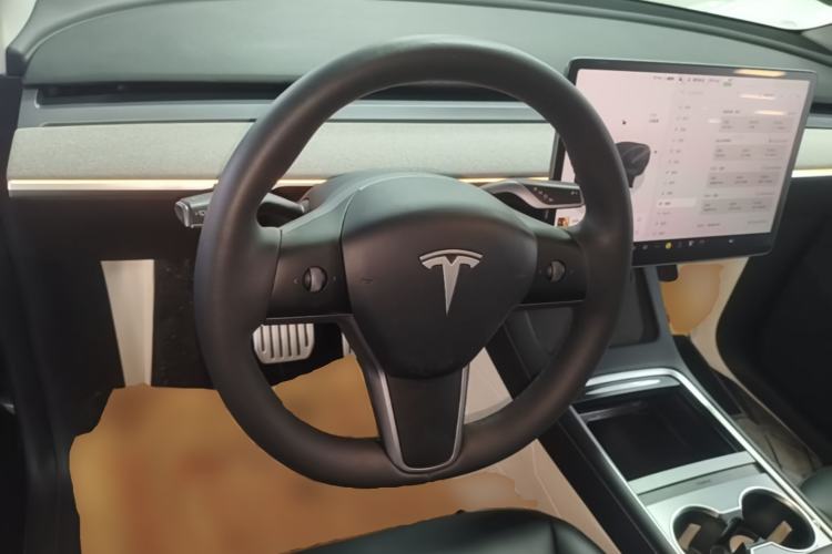 Used Tesla Model Y 2024 Long-Range All-Wheel-Drive Version Steering Wheel