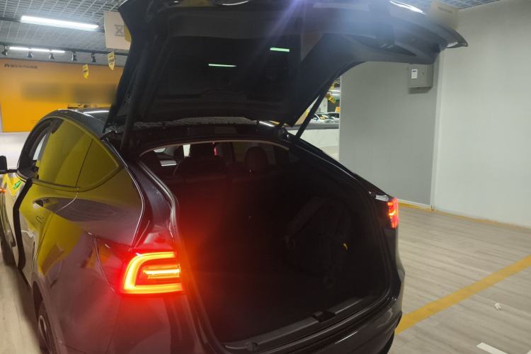 Used Tesla Model Y 2024 Rear-Wheel-Drive Version Trunk