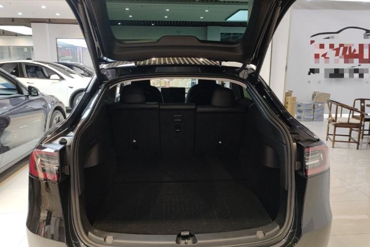 Used Tesla Model Y 2024 Long-Range All-Wheel-Drive Version Trunk