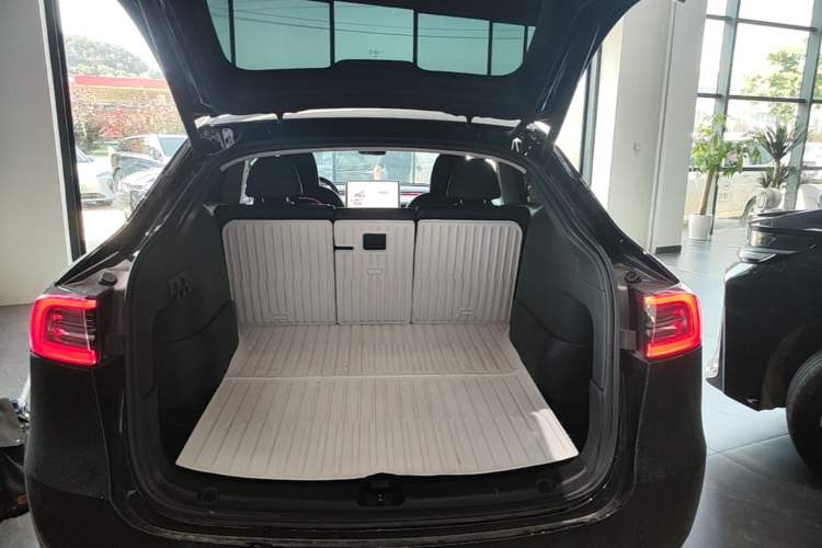 Used Tesla Model Y 2024 Rear-Wheel-Drive Version Trunk