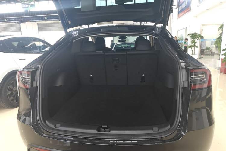 Used Tesla Model Y 2024 Rear-Wheel-Drive Version Trunk